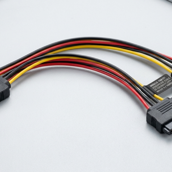 Cable De Corriente Sata 1 Macho A 2 Hembra